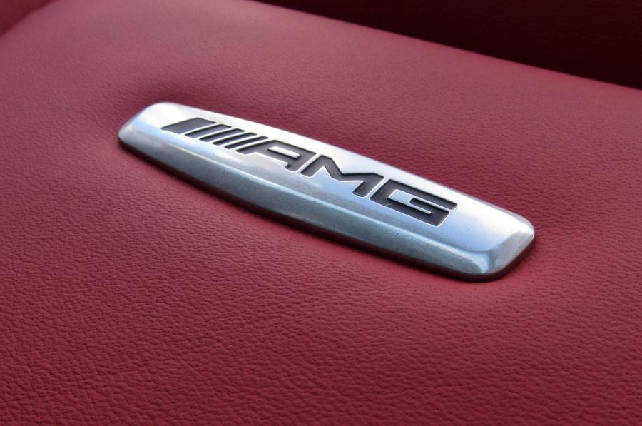  Mercedes-Benz SLK55 AMG 2012 года  (фото 21 из 73)